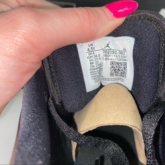 Nike Air Jordan 1 Low GS Carbon Fiber 4.5Y - Picture 5 of 5